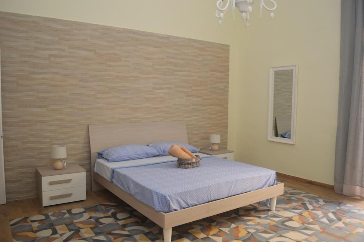Duke'S Rooms Taranto Exterior photo